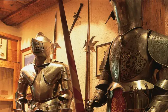 Rüstungen. Foto Museum Steinegg