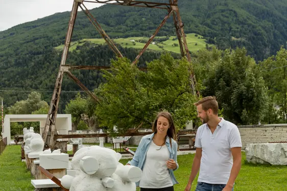 Marmorplus, gru a ponte storica. Foto Marmorplus