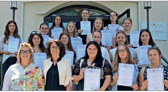 4. Klasse mit Diplomen. Foto: FS Tisens 4. Klasse mit Diplomen. Foto: FS Tisens