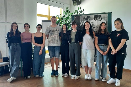 Schülergenossenschaft: neue Obfrau, Stellvertreterin, neuer Verwaltungsrat, alter Obmann-Stellvertreter Foto: FS Tisens Schülergenossenschaft: neue Obfrau, Stellvertreterin, neuer Verwaltungsrat, alter Obmann-Stellvertreter Foto: FS Tisens