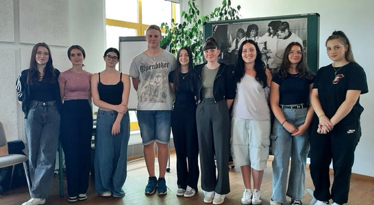 Schülergenossenschaft: neue Obfrau, Stellvertreterin, neuer Verwaltungsrat, alter Obmann-Stellvertreter Foto: FS Tisens Schülergenossenschaft: neue Obfrau, Stellvertreterin, neuer Verwaltungsrat, alter Obmann-Stellvertreter Foto: FS Tisens