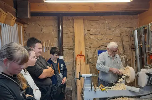 Besuch beim Drechsler Foto: FS Tisens Besuch beim Drechsler Foto: FS Tisens