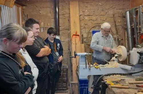 Besuch beim Drechsler Foto: FS Tisens Besuch beim Drechsler Foto: FS Tisens