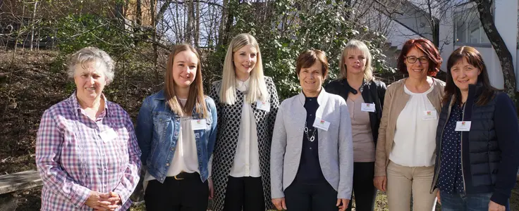 Ausschuss Absolventenverein, 2019. Von l. n. r.: Waltraud Duregger, Martina Puff (Stellvertreterin), Martina Gögele (Obfrau), Elisabeth Innerhofer, Manuela Pixner (Kassiererin), Christine Holzner (Schulleiterin und Schriftführerin) und Gisela Gruber. Foto: FS Tisens Ausschuss Absolventenverein, 2019. Von l. n. r.: Waltraud Duregger, Martina Puff (Stellvertreterin), Martina Gögele (Obfrau), Elisabeth Innerhofer, Manuela Pixner (Kassiererin), Christine Holzner (Schulleiterin und Schriftführerin) und Gisela Gruber. Foto: FS Tisens