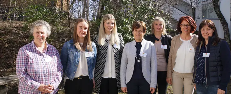 Ausschuss Absolventenverein, 2019. Von l. n. r.: Waltraud Duregger, Martina Puff (Stellvertreterin), Martina Gögele (Obfrau), Elisabeth Innerhofer, Manuela Pixner (Kassiererin), Christine Holzner (Schulleiterin und Schriftführerin) und Gisela Gruber. Foto: FS Tisens Ausschuss Absolventenverein, 2019. Von l. n. r.: Waltraud Duregger, Martina Puff (Stellvertreterin), Martina Gögele (Obfrau), Elisabeth Innerhofer, Manuela Pixner (Kassiererin), Christine Holzner (Schulleiterin und Schriftführerin) und Gisela Gruber. Foto: FS Tisens