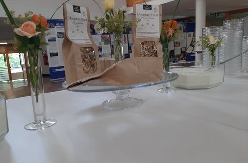 Jause mit Mountain Müsli Foto FS Tisens Jause mit Mountain Müsli Foto FS Tisens