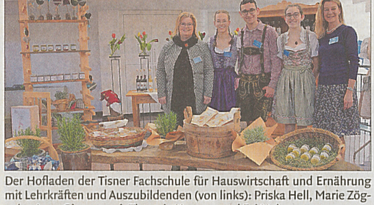 Tag der offenen Schule 2023, Hofladen mit Lehrkräften und Auszubildenden. Foto: FS Tisens Tag der offenen Schule 2023, Hofladen mit Lehrkräften und Auszubildenden. Foto: FS Tisens