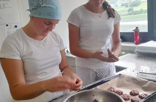 Wir laden ein- Feier Summer on the beach. Foto: FS Tisens Wir laden ein- Feier Summer on the beach. Foto: FS Tisens