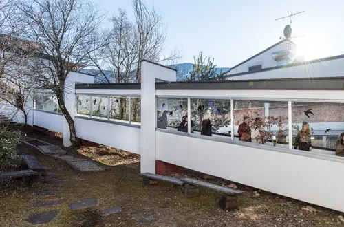 Durchgang zum Heim. Foto: H. Rier Durchgang zum Heim. Foto: H. Rier