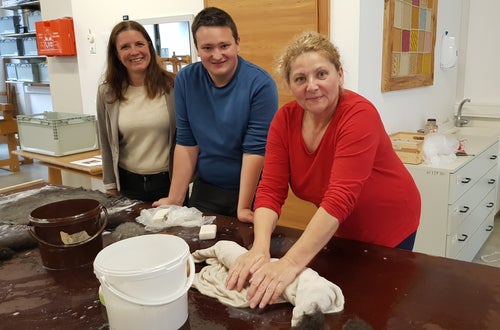 Workshop Filzen an der Winterschule Ulten. Fotos: FS Tisens Workshop Filzen an der Winterschule Ulten. Fotos: FS Tisens