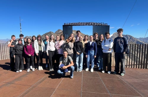 Am Schnalstaler Gletscher – Aussichtsplattform „Iceman Ötzi Peak“ Foto: FS Tisens Am Schnalstaler Gletscher – Aussichtsplattform „Iceman Ötzi Peak“ Foto: FS Tisens