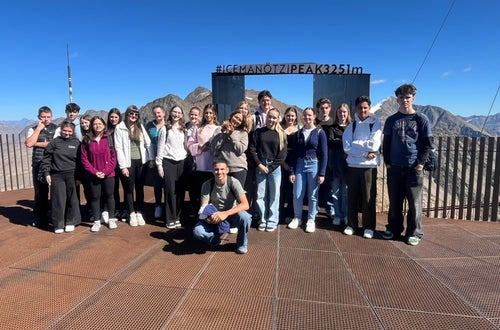 Am Schnalstaler Gletscher – Aussichtsplattform „Iceman Ötzi Peak“ Foto: FS Tisens Am Schnalstaler Gletscher – Aussichtsplattform „Iceman Ötzi Peak“ Foto: FS Tisens