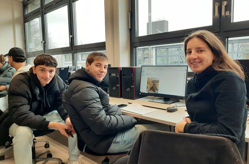 v. l. n. r. · Rilind aus Ostbelgien, Jan aus Deutschland und Sofie aus Südtirol. Foto: FS Tisens v. l. n. r. · Rilind aus Ostbelgien, Jan aus Deutschland und Sofie aus Südtirol. Foto: FS Tisens