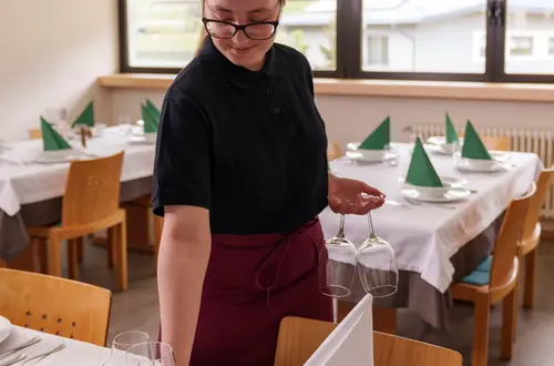 Speisesaal,Service- Unterricht. Foto: René Gamper Speisesaal,Service- Unterricht. Foto: René Gamper