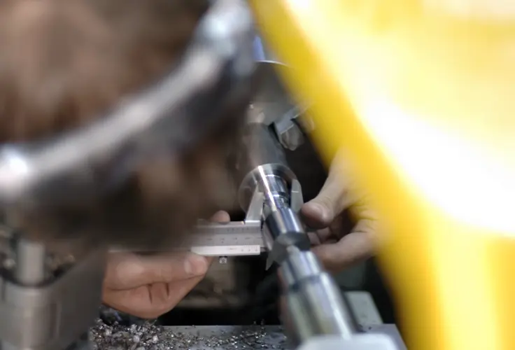 Immagine di lavorazione al tornio Immagine di lavorazione al tornio