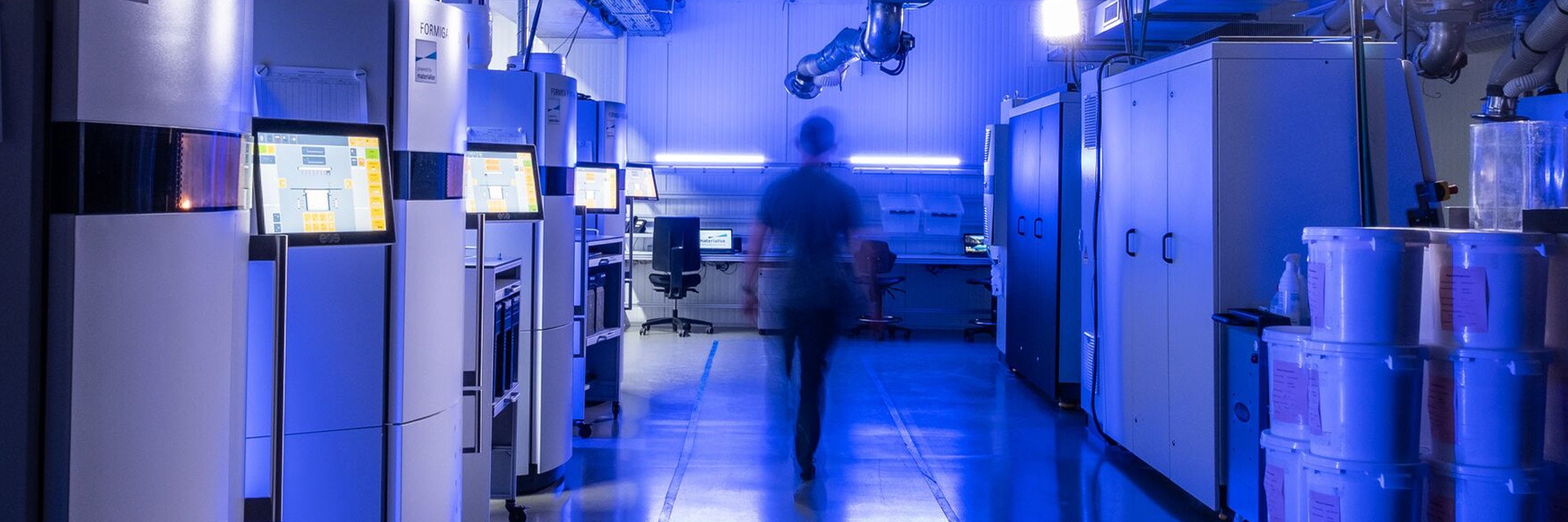 materialise-3d-printing-facility-dark.jpg