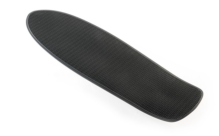 Skateboard texturé créé par coulée sous vide avec des polyuréthanes de type PE/PP