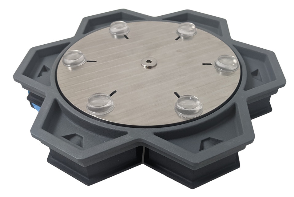 MMI's 3D-printed modular training board with Stainless Steel plate