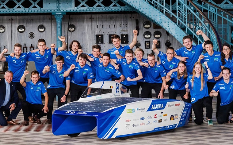 Agoria Solar Team with the car