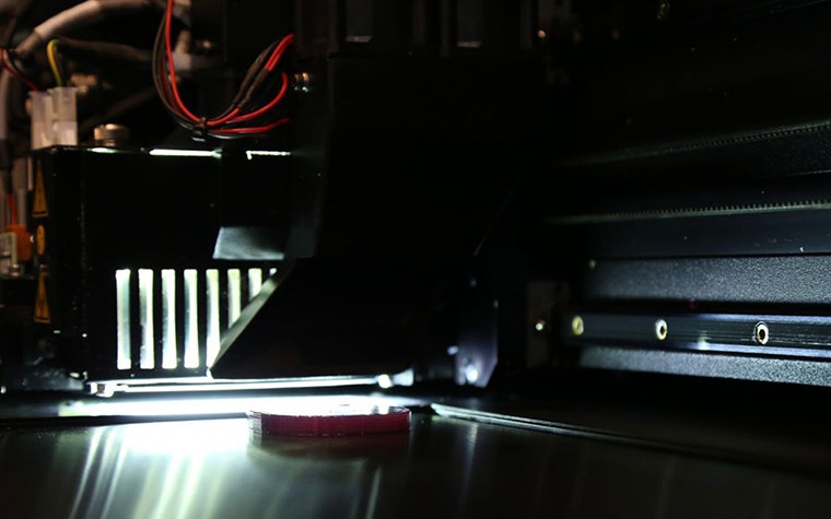 Picture of the inside of a 3D printer
