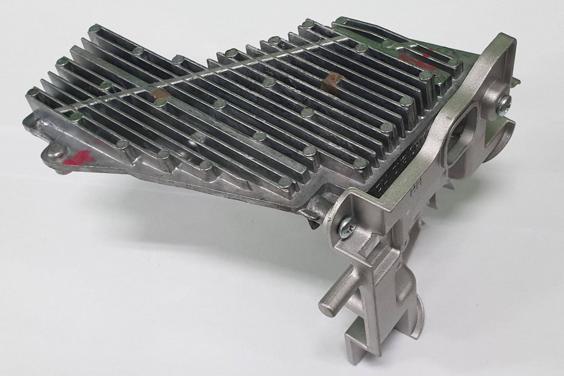 Bulky, heavy heatsink for Hyundai, created with conventional manufacturing methods