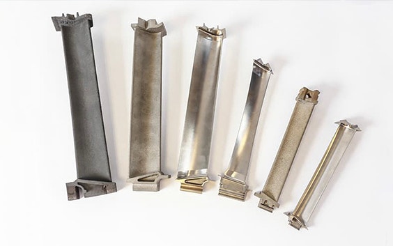 Low-pressure 3D-printed turbine blades fanned out in various sizes
