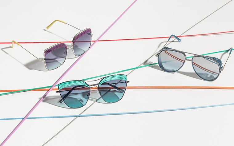 Trois paires de lunettes de soleil colorées imprimées en 3D par Safilo OXYDO