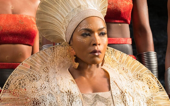 Angela Bassett wearing a 3D-printed collar and headpiece in the Black Panther movie