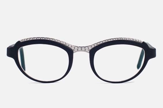 Black eyeglasses with a mesh design component