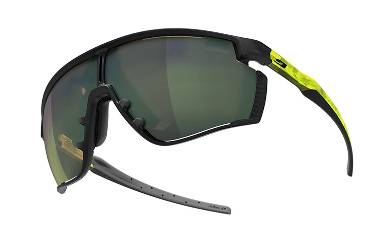 Smart, sport sunglasses with yellow sides