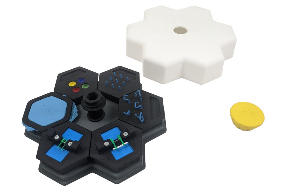 MMI's 3D-printed modular training board with case and turning dial