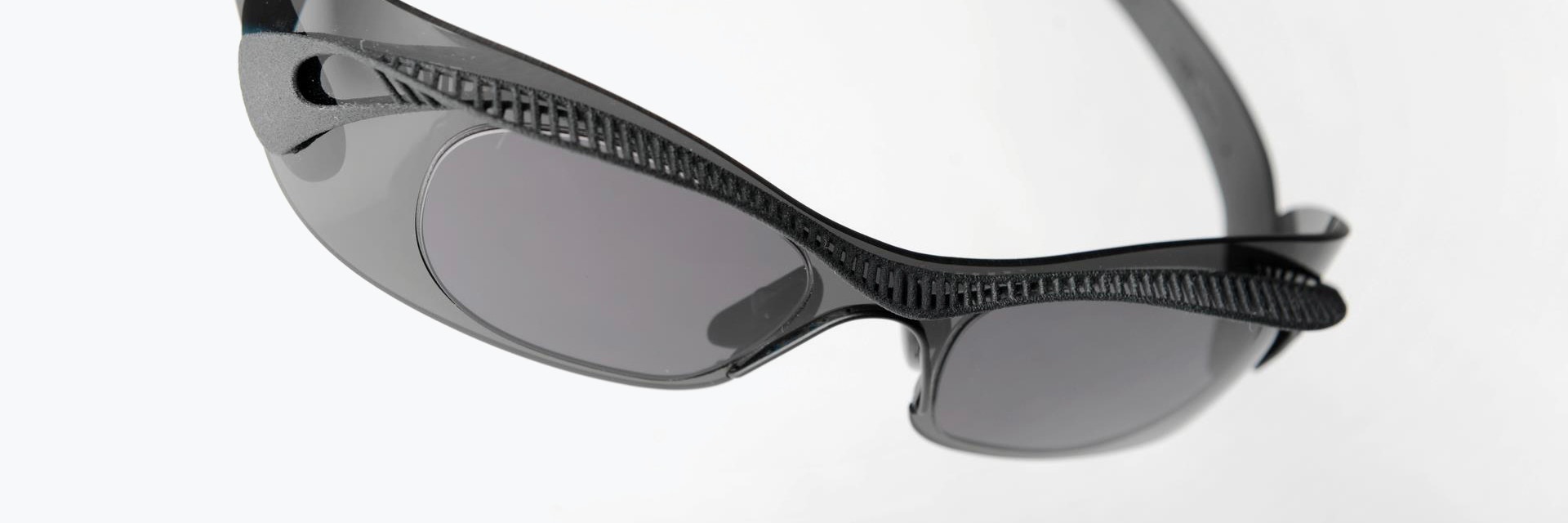 Schrägansicht des Cabriolet Evo B, einer 3D-gedruckten Sonnenbrille von Hoet Design Studio