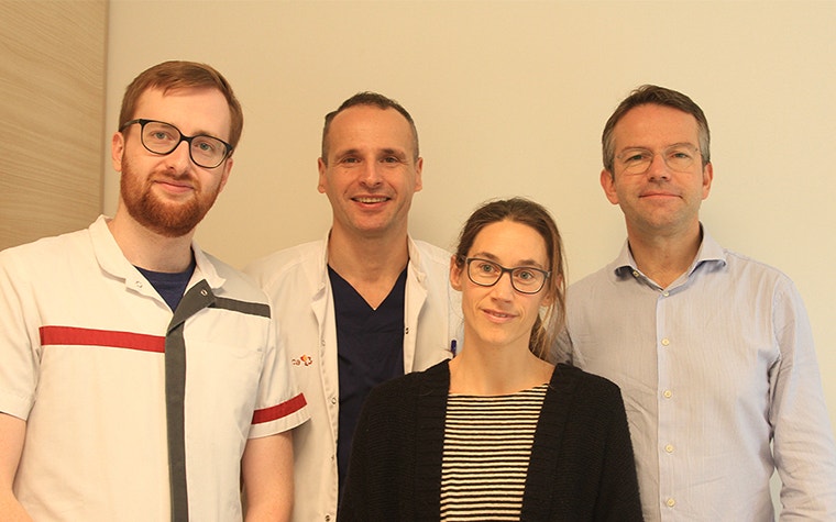 Group photo of the AZ Monica Hospital team involved in 3D printing at the point of care