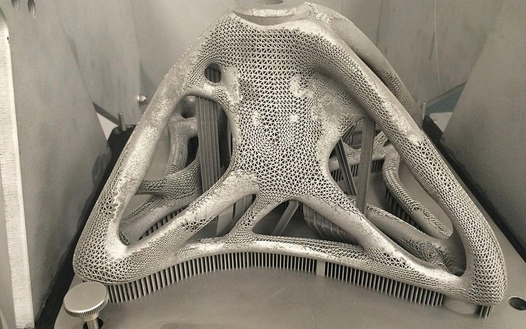 A Spider Bracket solid mesh with lattice structures