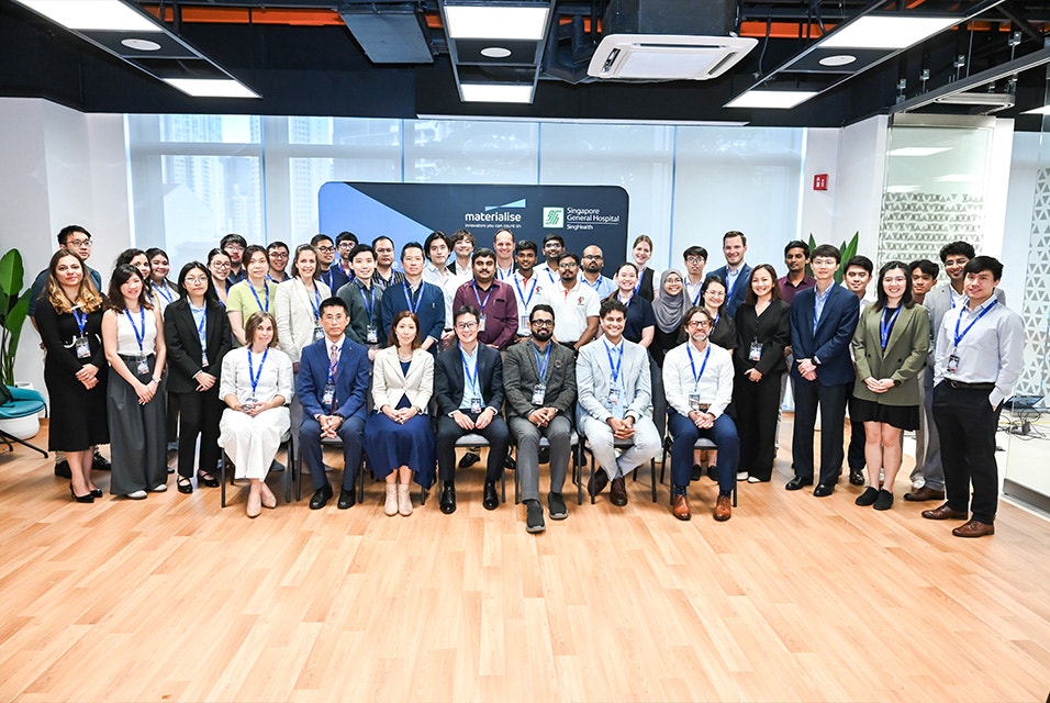 3d-printing-hospital-forum-apac-2025-speakers-attendees-group.jpg