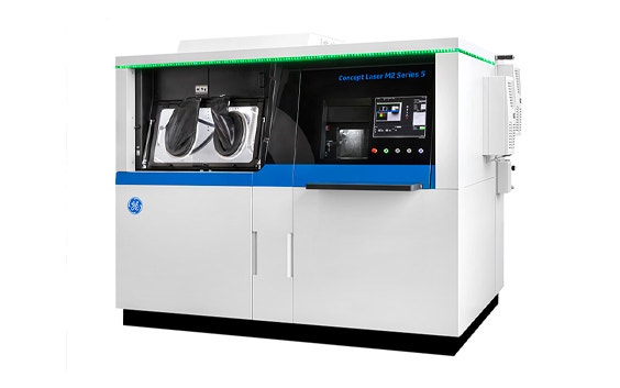 Aspetto esterno della stampante 3D Concept Laser GE M2 Series 5 su sfondo bianco