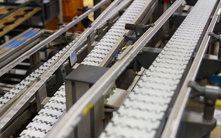 philips-lighting-production-line-lamp-conveyor-belt.png