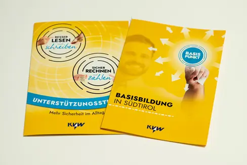 Alle Unterstützungsangebote der KVW Bildung sind auf einer gemeinsamen Plattform, dem Basispunkt, zusammengefasst. Die Angebote zur Verbesserung im Bereich Lesen, Schreiben, Rechnen sowie dem Umgang mit Zahlen sind ab Oktober wieder in 5 Unterstützungsstellen zugänglich. (Foto: LPA/Fabio Brucculeri)