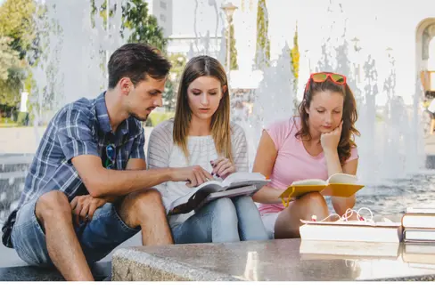 Sprachenlernen im Sommer (Quelle Freepik)