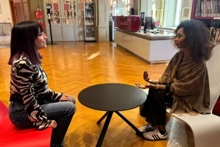 Conversation one to one in Mediateca