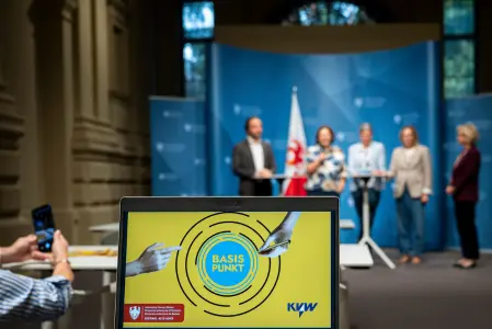 Im Oktober starten wieder die Angebote der Basisbildung, die in Bozen, Brixen, Bruneck, Meran und Sterzing von allen Interessierten in Anspruch genommen werden können. (Foto: LPA/Fabio Brucculeri)