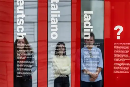 Das Erlernen von Deutsch, Italienisch und Ladinisch wird ab nächstes Jahr gezielt gefördert. (Foto: LPA/Ivo Corrà)