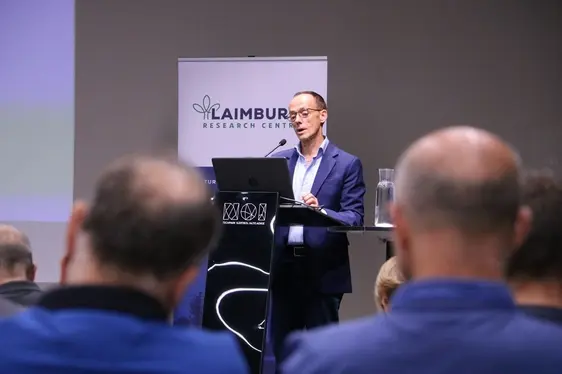 Abb. 2: Angelo Zanella, Leiter des Instituts für Berglandwirtschaft und Lebensmitteltechnologie am Versuchszentrum Laimburg: © Laimburg Research Centre/Agnese Martinelli