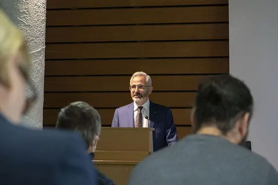 Abb. 2: Der Direktor des Versuchszentrums Laimburg, Michael Oberhuber: © Versuchszentrum Laimburg