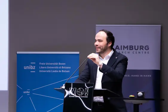 Fig. 3: Intervento di benvenuto di Philipp Achammer, Assessore provinciale con delega a Innovazione e Ricerca.
© Laimburg Research Centre / agnese martinelli