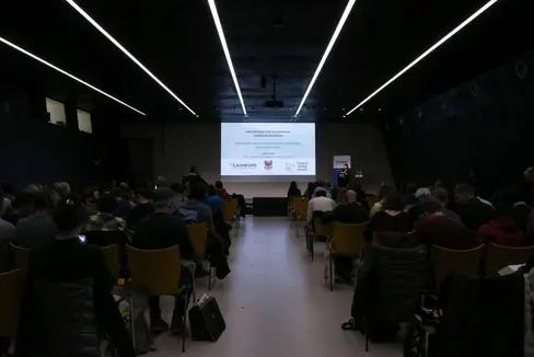 Abb. 1: Die Fachtagung „Naturnahe Grünflächenpflege“ wird vom Versuchszentrum Laimburg, der Stadtgemeinde Meran und den Gärten von Schloss Trauttmansdorff organisiert.
© Laimburg Research Centre/daniel rossato