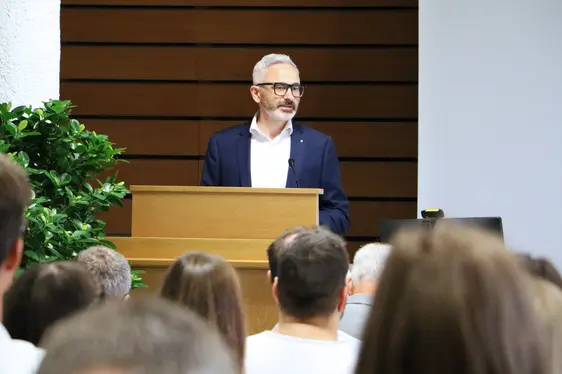 Abb. 5: Der Direktor des Versuchszentrums Laimburg, Michael Oberhuber, bei der Eröffnung des 5. Tages der Lebensmitteltechnologien: © Laimburg Research Centre /agnese martinelli