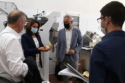 Die mit DIC-Technologie verarbeiteten Apfelchips zeichnen sich durch besondere Textureigenschaften aus: ©Versuchszentrum Laimburg/fmhack