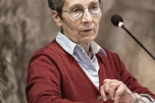 Barbara Reifer del Centro di Sperimentazione Laimburg racconta la storia della Schiava.: © Jan Kusstatscher