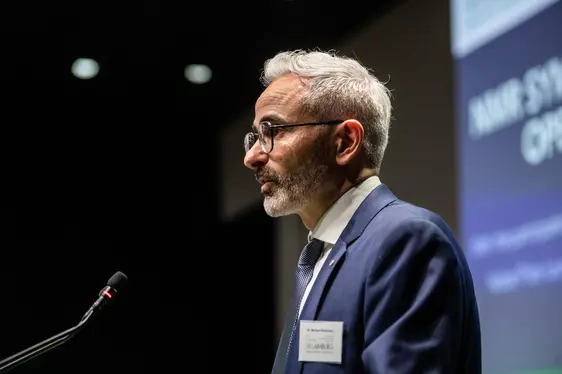 Fig. 4: Il direttore del Centro di Sperimentazione Laimburg, Michael Oberhuber, introduce l'apertura del Laboratorio di Spettroscopia NMR: Fig. 4: © Laimburg Research Centre /ivo corrà